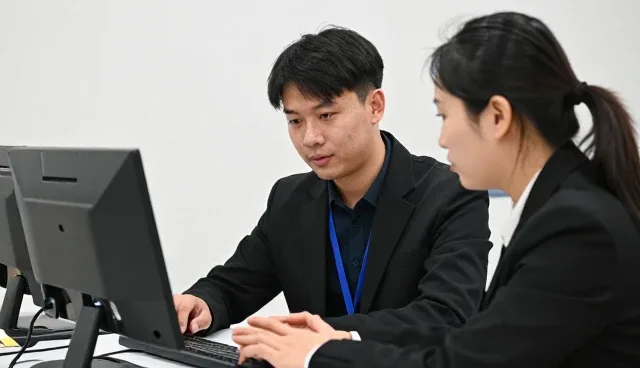 智能演出助手在复杂场景中的性能表现与适用条件